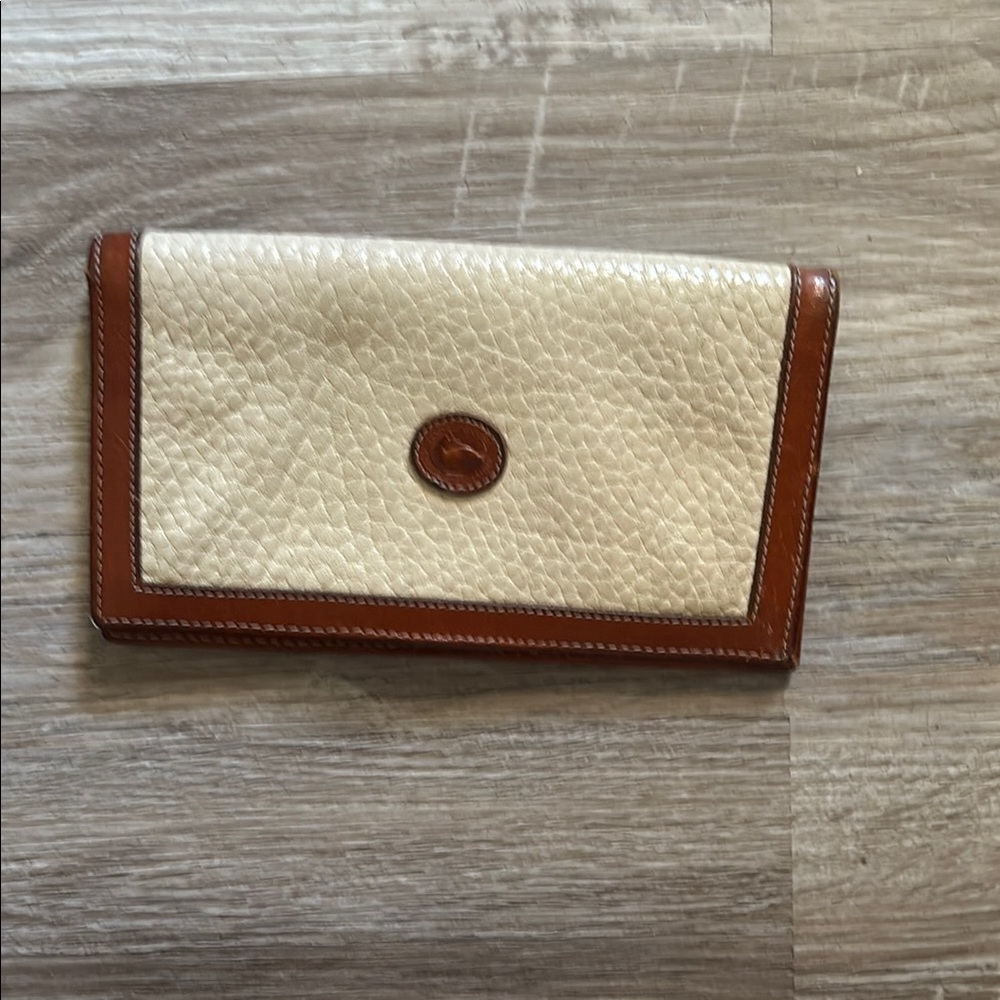 Dooney & Bourke Tan Leather Pebbled Wallet